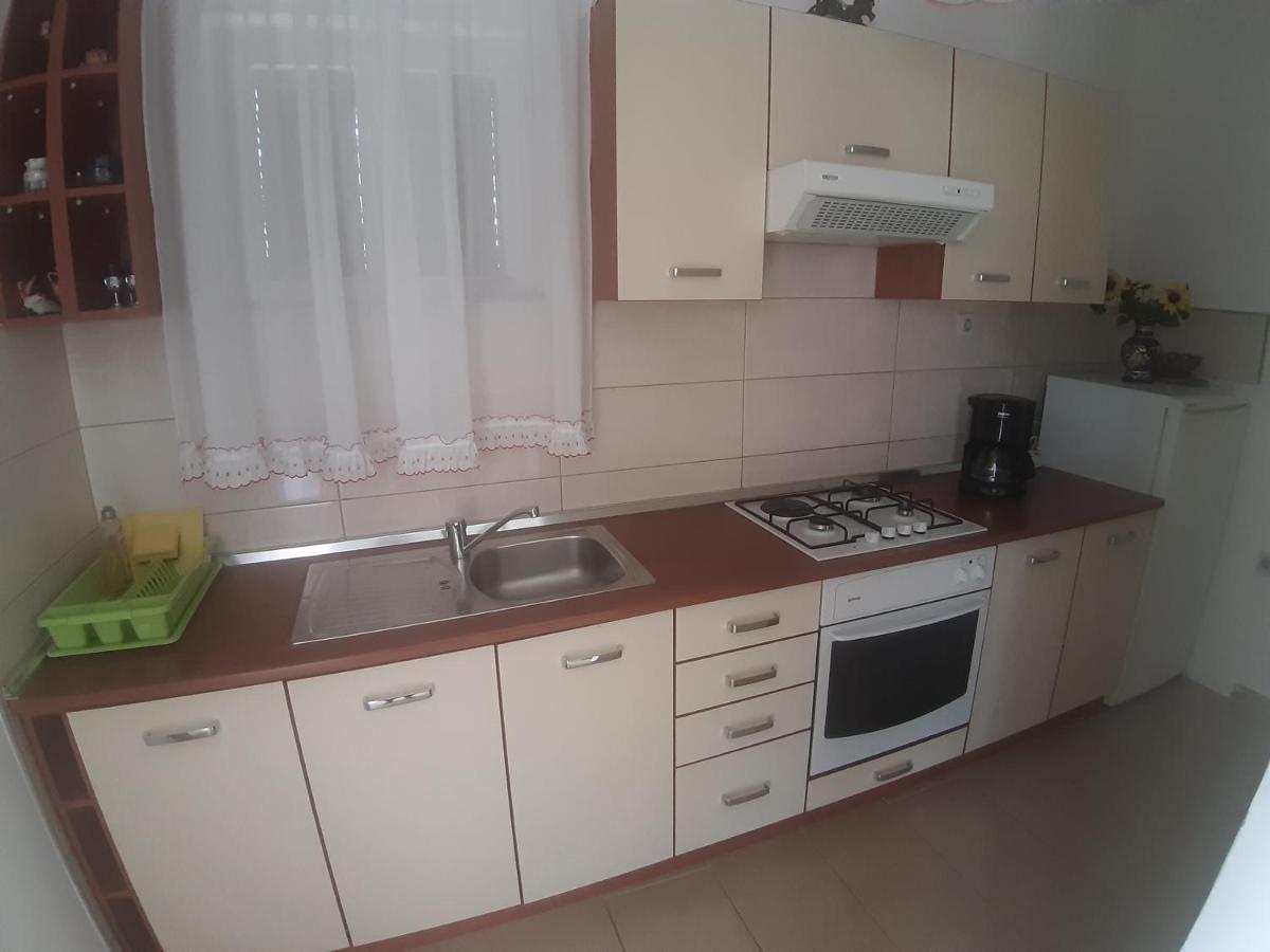 Apartmani Ana Крес Екстериор снимка