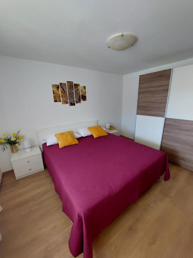 Apartmani Ana Крес Екстериор снимка