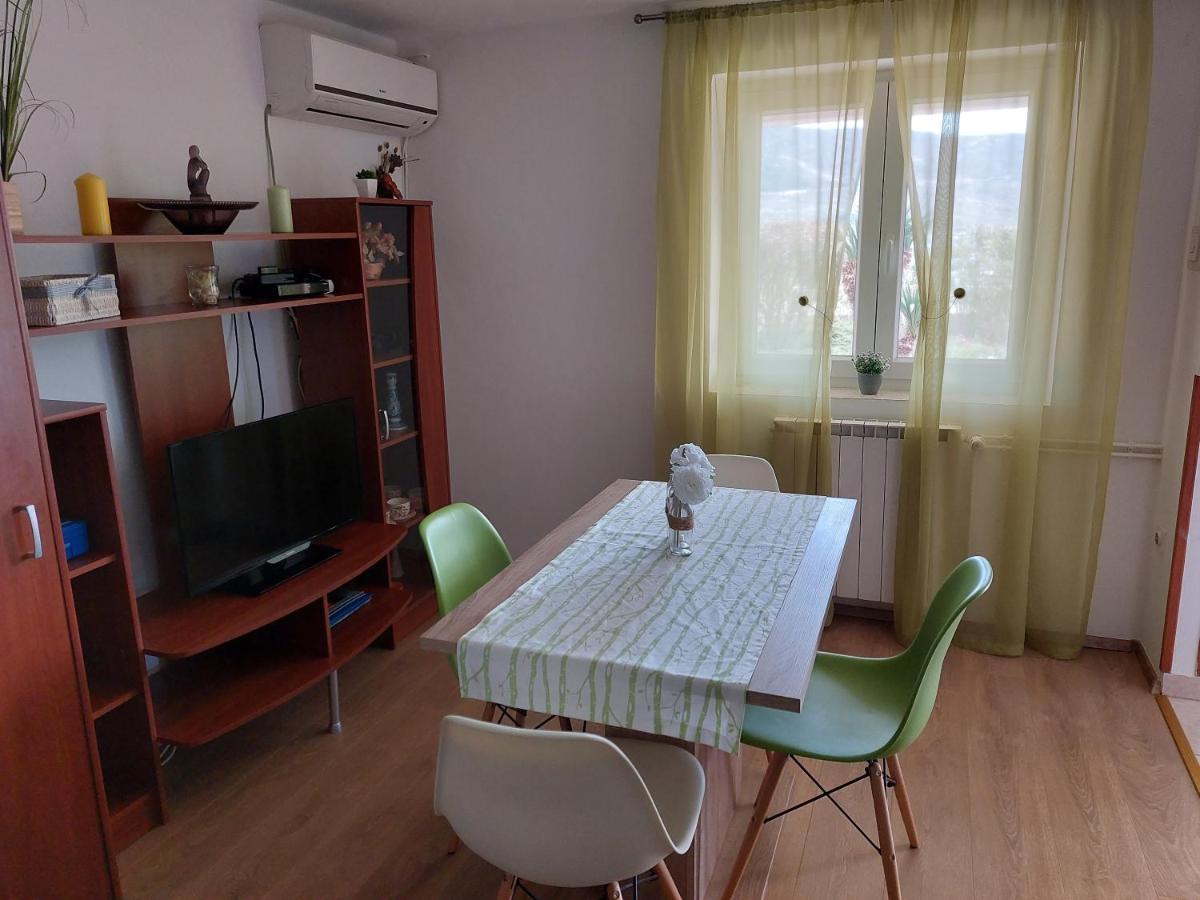 Apartmani Ana Крес Екстериор снимка