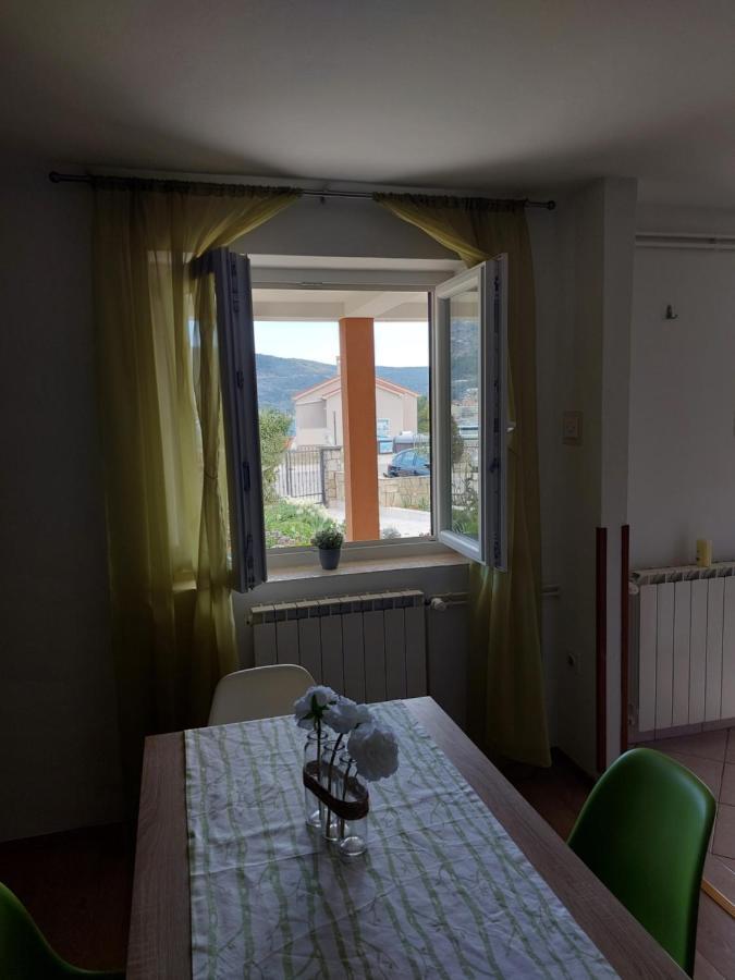 Apartmani Ana Крес Екстериор снимка