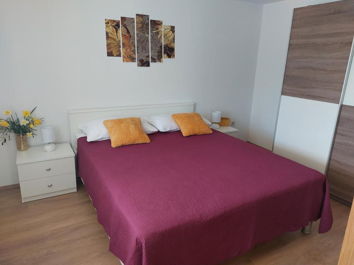 Apartmani Ana Крес Екстериор снимка