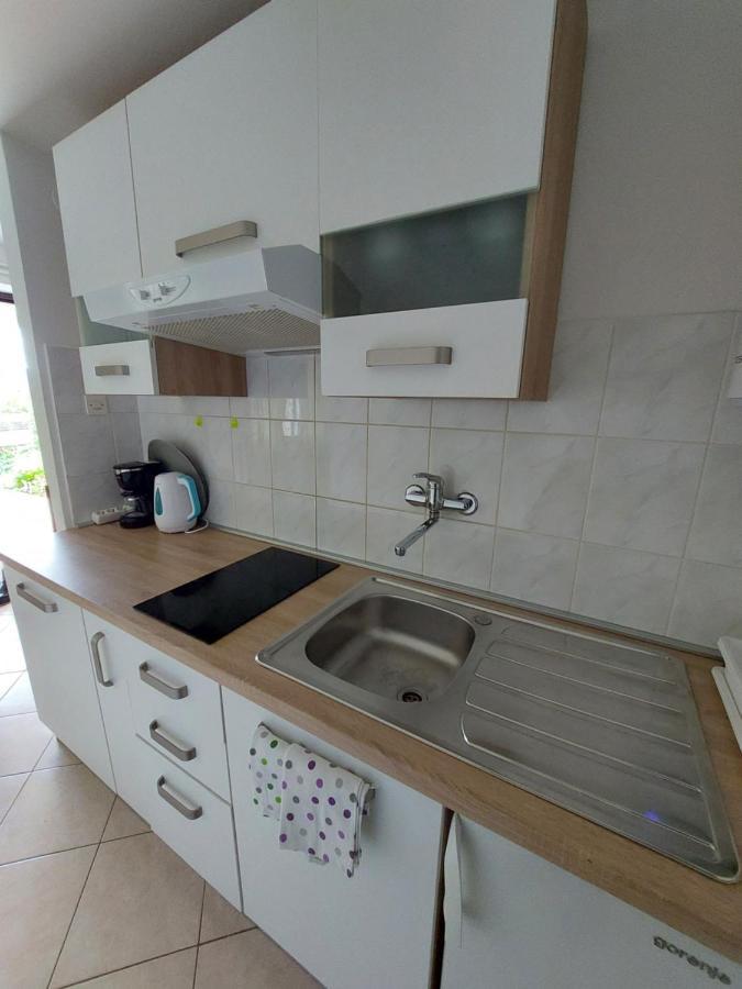 Apartmani Ana Крес Екстериор снимка