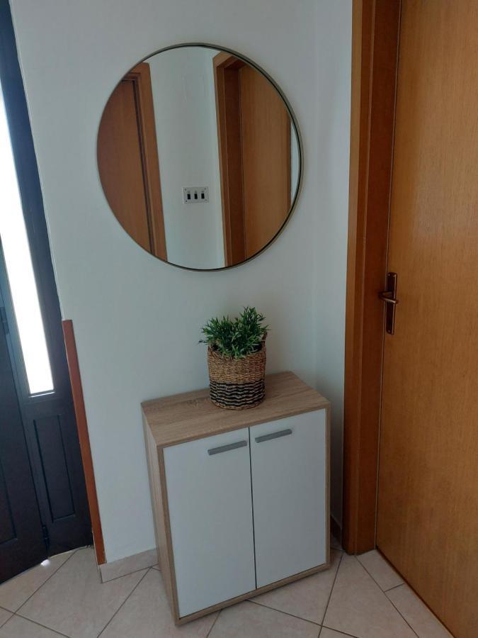 Apartmani Ana Крес Стая снимка