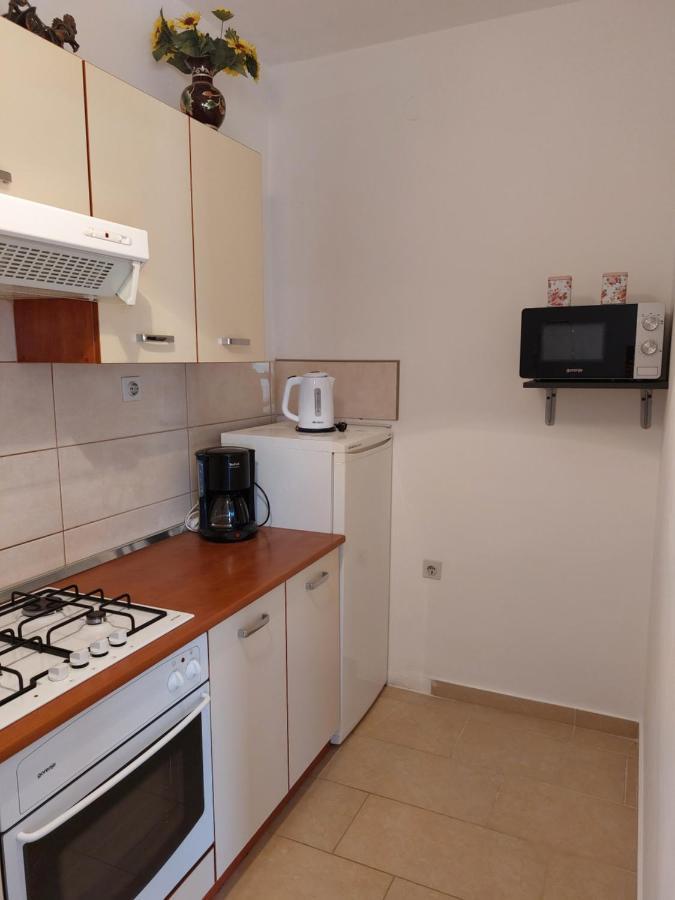Apartmani Ana Крес Екстериор снимка