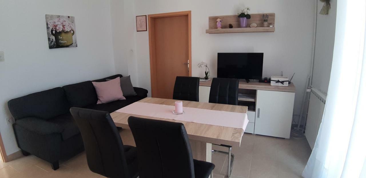 Apartmani Ana Крес Екстериор снимка