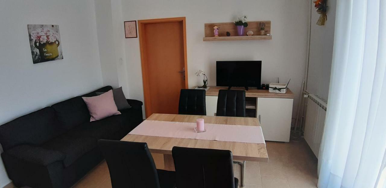 Apartmani Ana Крес Екстериор снимка