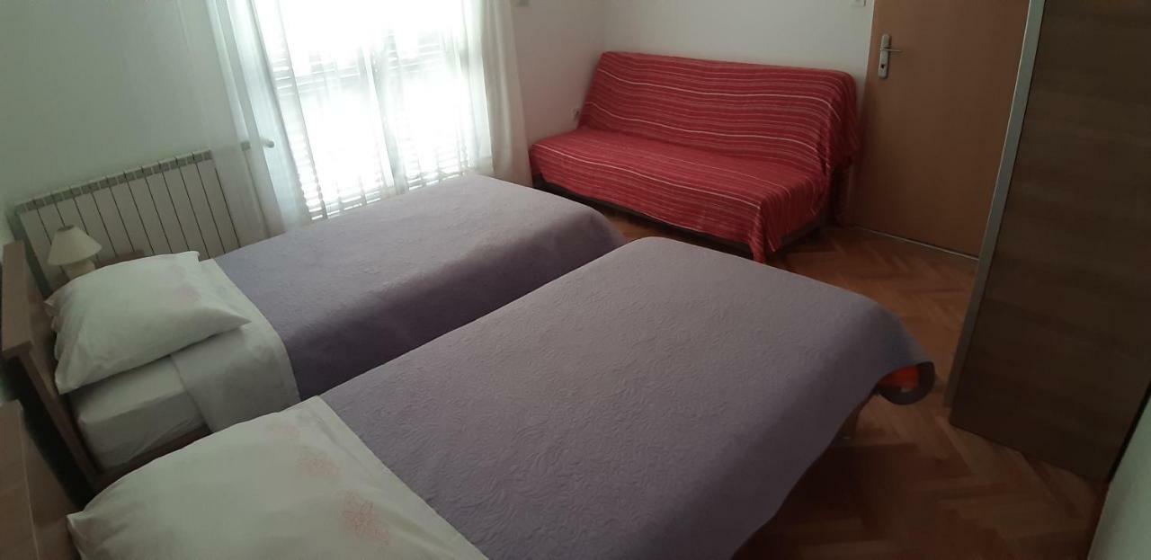 Apartmani Ana Крес Екстериор снимка