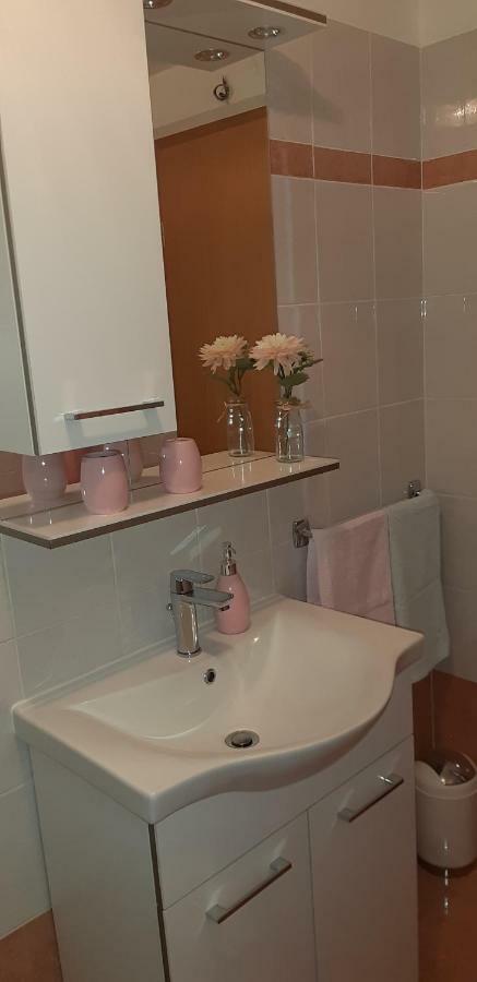 Apartmani Ana Крес Екстериор снимка